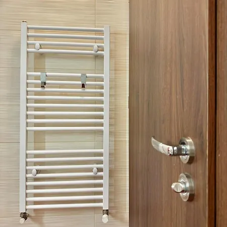 Sunny & Comfort Next To Tech Park For 4 Guests شقة