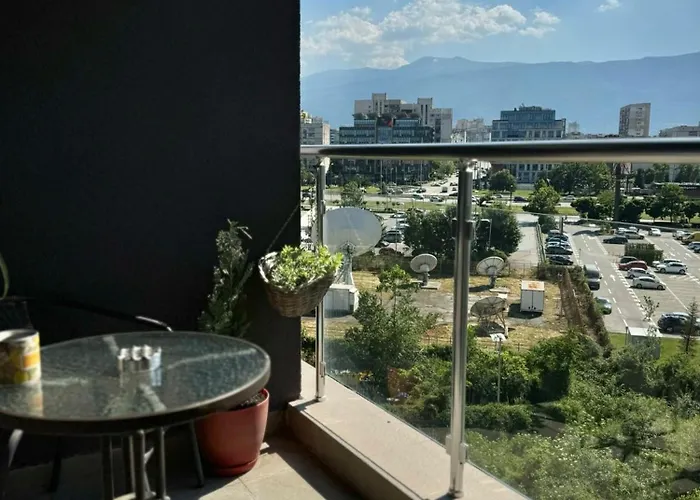 Sunny & Comfort Next To Tech Park For 4 Guests *