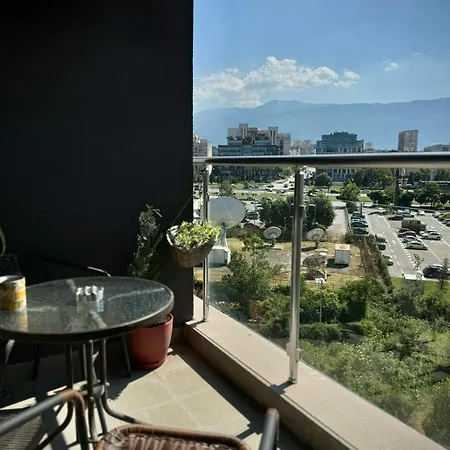 Sunny & Comfort Next To Tech Park For 4 Guests *