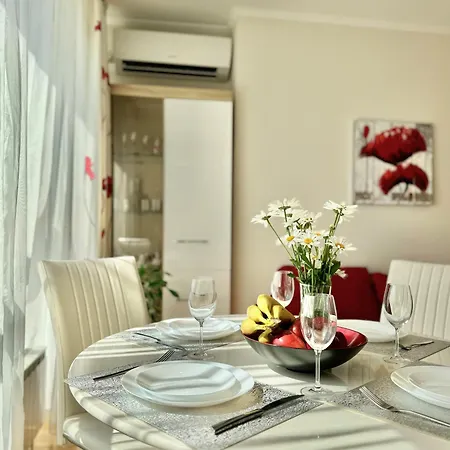 Sunny & Comfort Next To Tech Park For 4 Guests Sófia