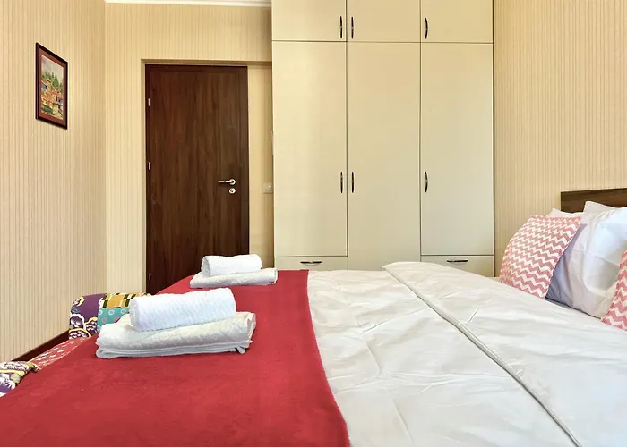 Sunny & Comfort Next To Tech Park For 4 Guests