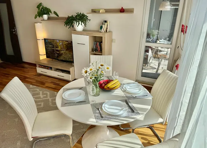 Sunny & Comfort Next To Tech Park For 4 Guests